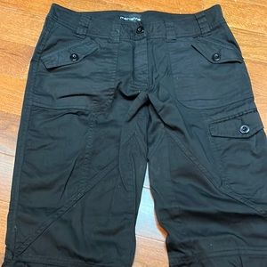 Brand new pant no tags. Can be folded to make capri length.